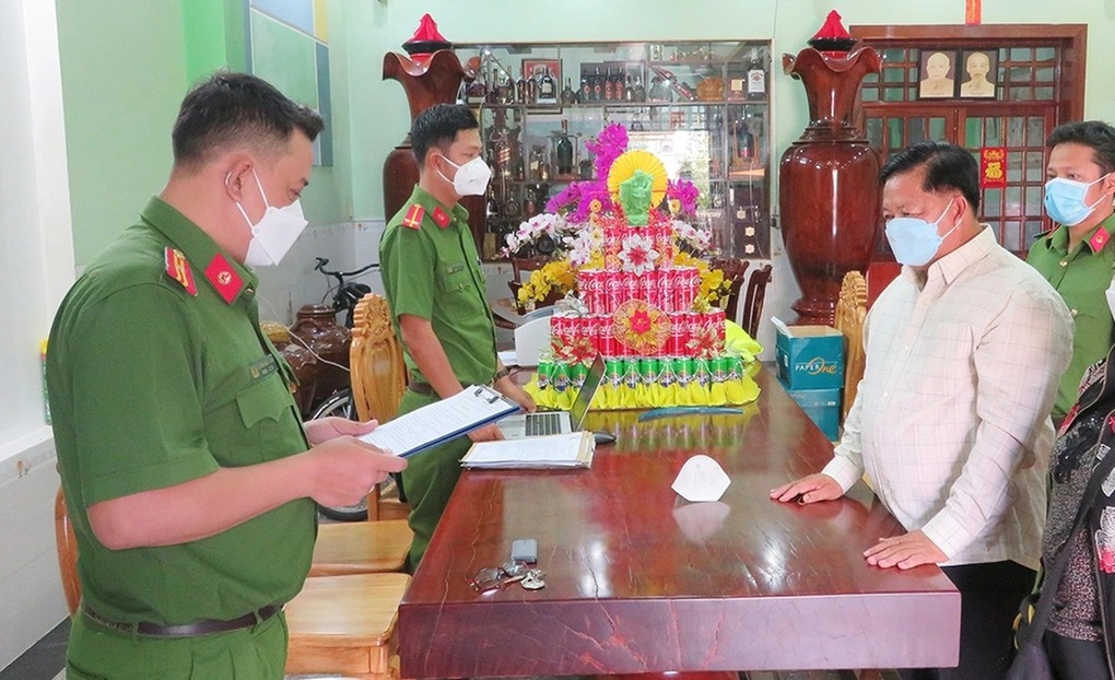 Cựu Trưởng phòng CSGT An Giang can thiệp cấp sai hơn 5.000 biển số đẹp - 1 Cựu Trưởng phòng CSGT An Giang can thiệp cấp sai hơn 5.000 biển số đẹp - 1