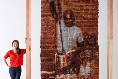 Bức chân dung làm từ 20000 túi trà