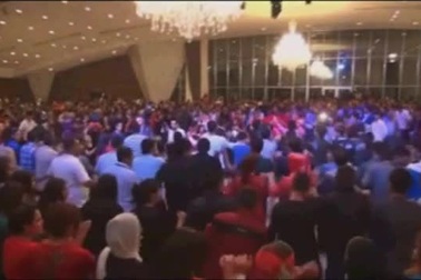 Đám cưới của chàng trai cao nhất thế giới Sultan Kosen và cô gái lùn  Merve Dibo