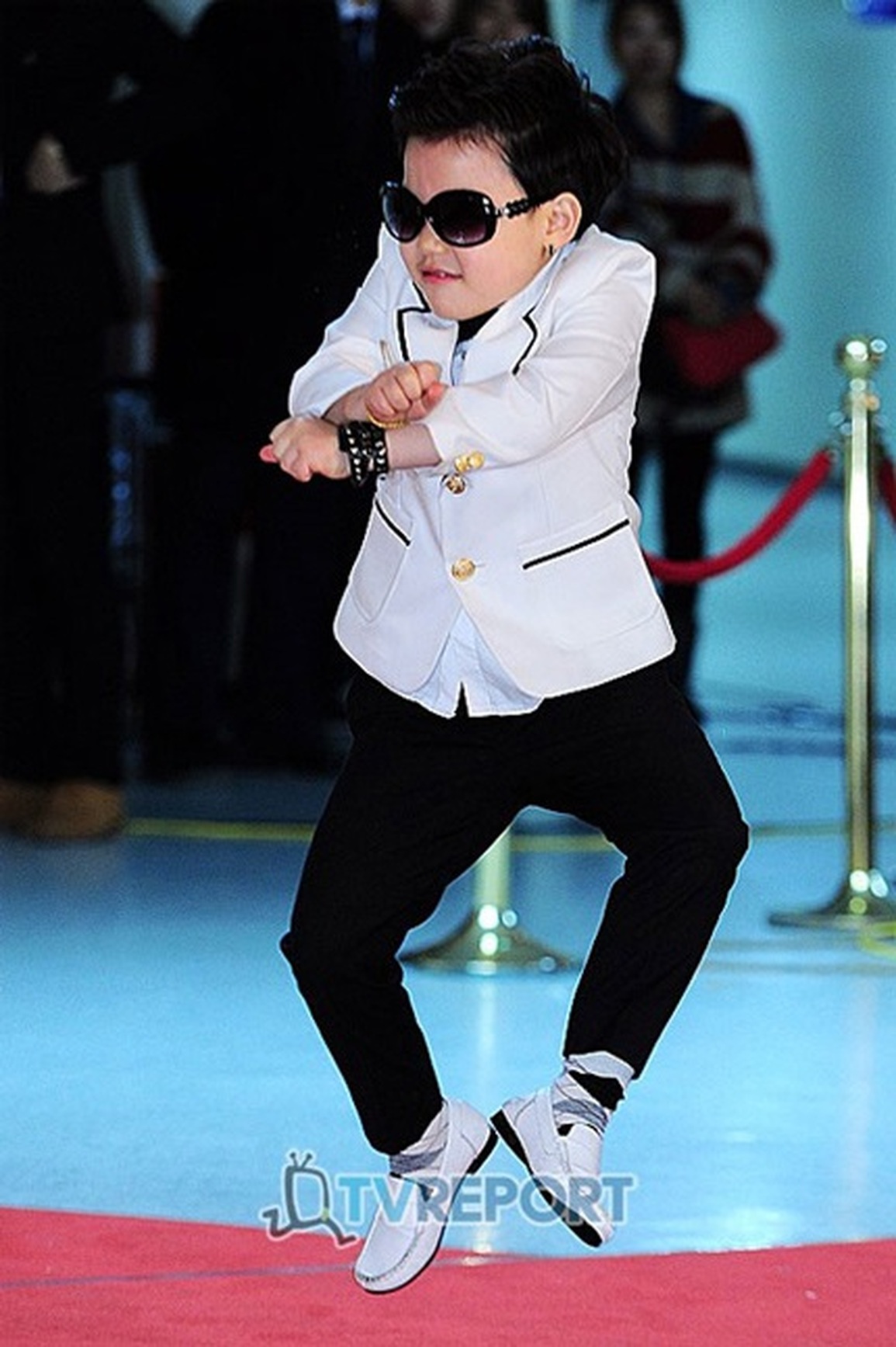 Ngoại hình thay đổi của cậu bé gốc Việt trong MV tỷ view Gangnam Style - 3 Ngoại hình thay đổi của cậu bé gốc Việt trong MV tỷ view Gangnam Style - 3