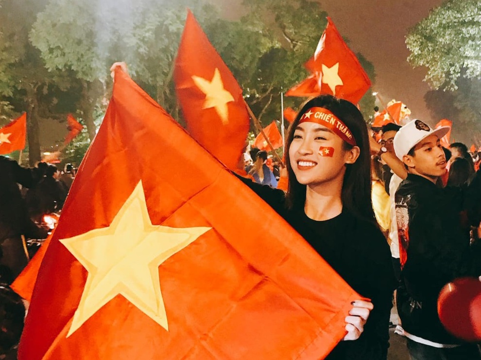 Lệ Quyên đáp trả khi bị nói lớn tuổi, con lớn vẫn suốt ngày khoe thân - 4 Lệ Quyên đáp trả khi bị nói lớn tuổi, con lớn vẫn suốt ngày khoe thân - 4