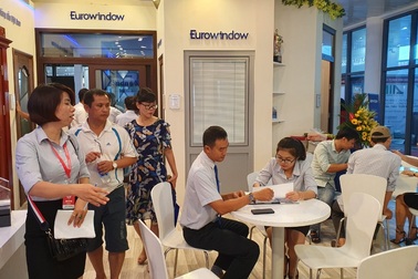 Hàng nghìn khách tham quan khu trưng bày của Eurowindow tại Vietbuild Đà Nẵng
