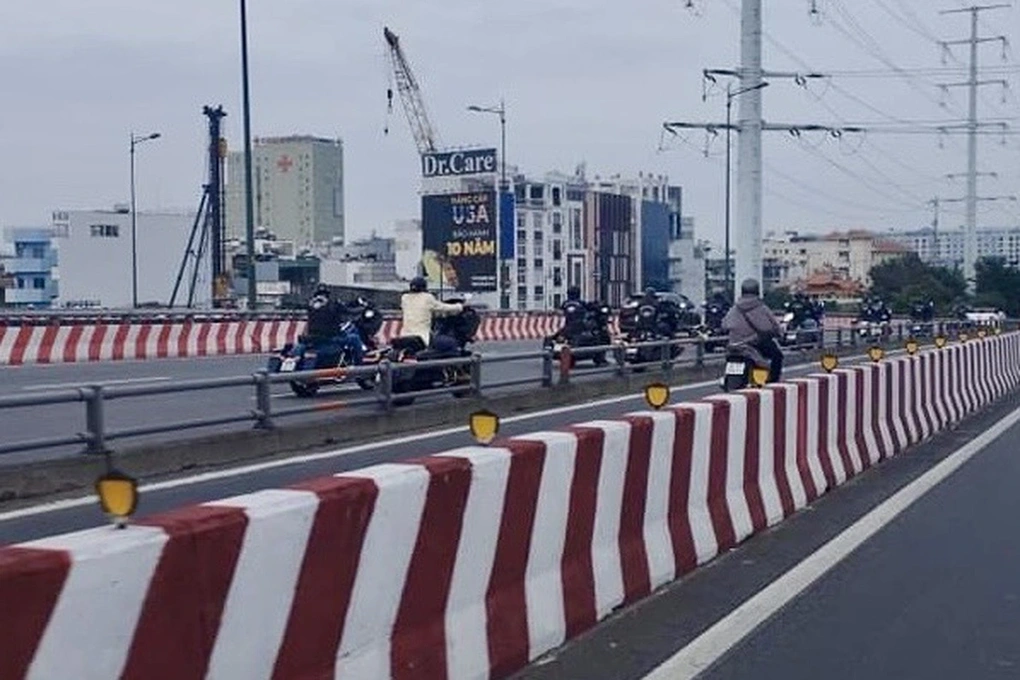 Mời làm việc đoàn xe Harley chạy vào làn ô tô ở TPHCM - 1 Mời làm việc đoàn xe Harley chạy vào làn ô tô ở TPHCM - 1