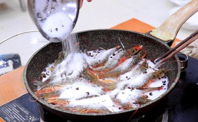 Tuyệt chiêu luộc tôm vừa ngon ngọt lại giữ nguyên dinh dưỡng - Ảnh 2. Tuyệt chiêu luộc tôm vừa ngon ngọt lại giữ nguyên dinh dưỡng - Ảnh 2.