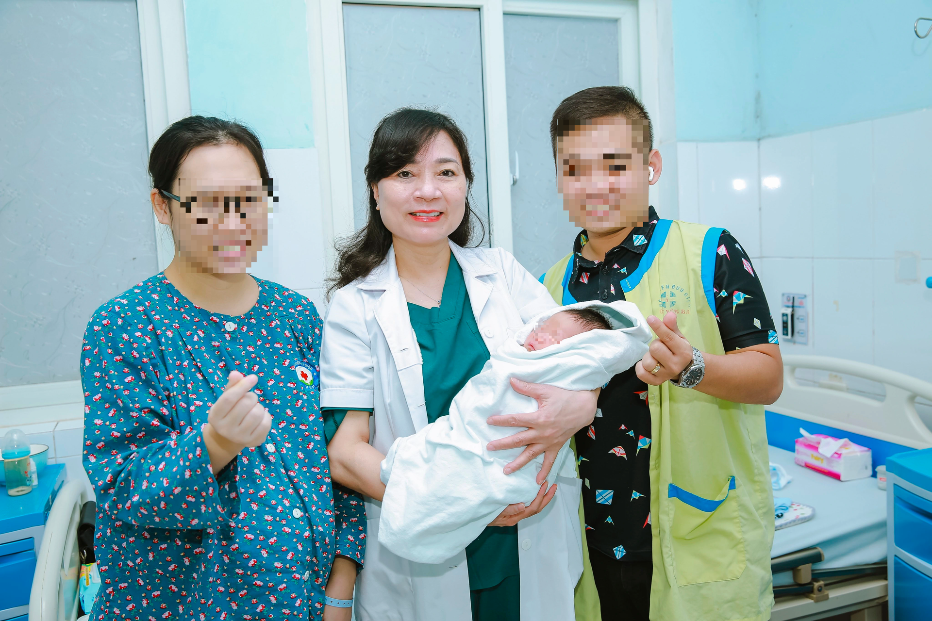 Nữ bác sĩ cãi số cho hàng nghìn gia đình mất đi thiên chức - 8 Nữ bác sĩ cãi số cho hàng nghìn gia đình mất đi thiên chức - 8
