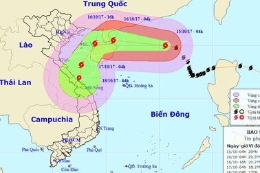 Bão số 11 di chuyển theo hình vòng cung