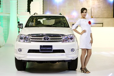 Toyota Việt Nam đồng loạt tăng giá xe