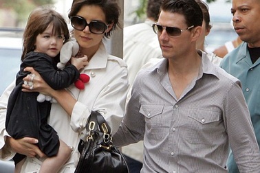 Tom Cruise bị tố là người cha vô trách nhiệm