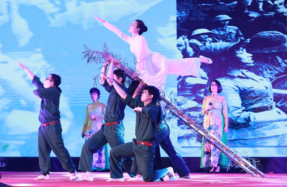 Giữ gìn và phát triển văn hóa dưới ánh sáng tư tưởng Hồ Chí Minh - 6