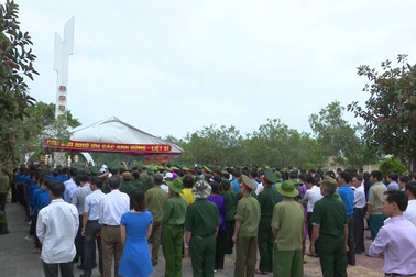 Truy điệu và an táng hài cốt liệt sĩ