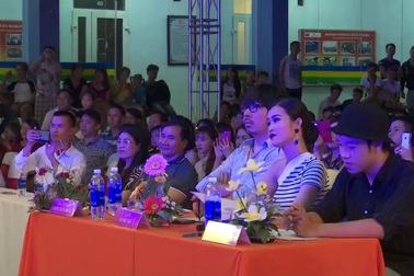 Trần Hồng Diệu Linh hát “Rockabye”