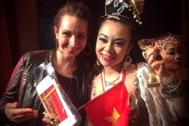 Bellydance Việt bất ngờ giành Cúp Vô địch tại giải đấu châu Âu