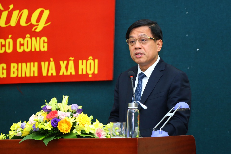 Bộ LĐ-TBXH tiếp đoàn đại biểu người có công tỉnh Bình Dương và Tiền Giang - 2 Bộ LĐ-TBXH tiếp đoàn đại biểu người có công tỉnh Bình Dương và Tiền Giang - 2