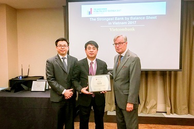 Vietcombank tiếp tục được The Asian Banker trao giải thưởng ngân hàng mạnh nhất Việt Nam