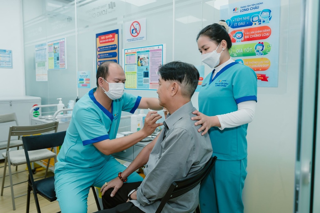Vaccine thế hệ mới phòng 4 nhóm mô cầu nguy hiểm đang có mặt tại Long Châu - 2 Vaccine thế hệ mới phòng 4 nhóm mô cầu nguy hiểm đang có mặt tại Long Châu - 2
