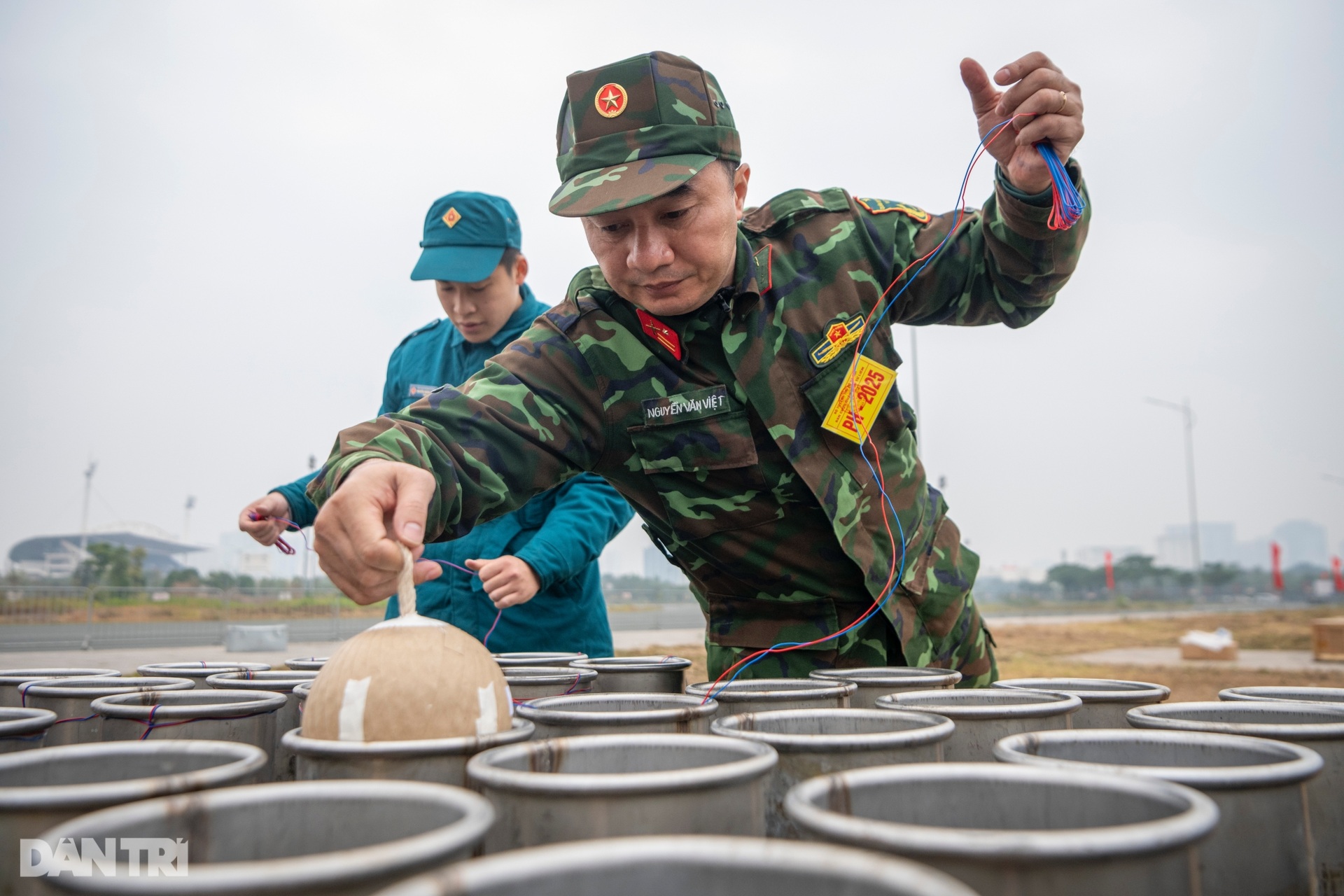 Bên trong trận địa pháo hoa Tết Dương lịch 2025 ở Hà Nội - 8