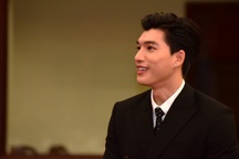 HIEUTHUHAI chia sẻ với Bí thư TPHCM về chương trình Anh trai say hi