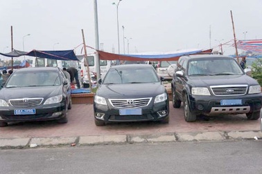 Siết chặt mua sắm xe công