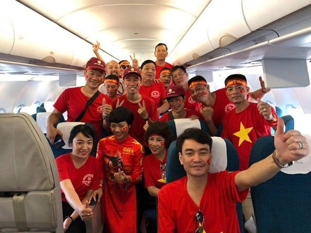 Fan cuồng chịu chi, săn tour hot sang Thái Lan cổ vũ tuyển Việt Nam - 1 Fan cuồng chịu chi, săn tour hot sang Thái Lan cổ vũ tuyển Việt Nam - 1