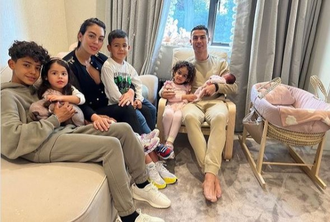 C.Ronaldo dành tặng bàn thắng đặc biệt cho con trai mới qua đời - 2 C.Ronaldo dành tặng bàn thắng đặc biệt cho con trai mới qua đời - 2