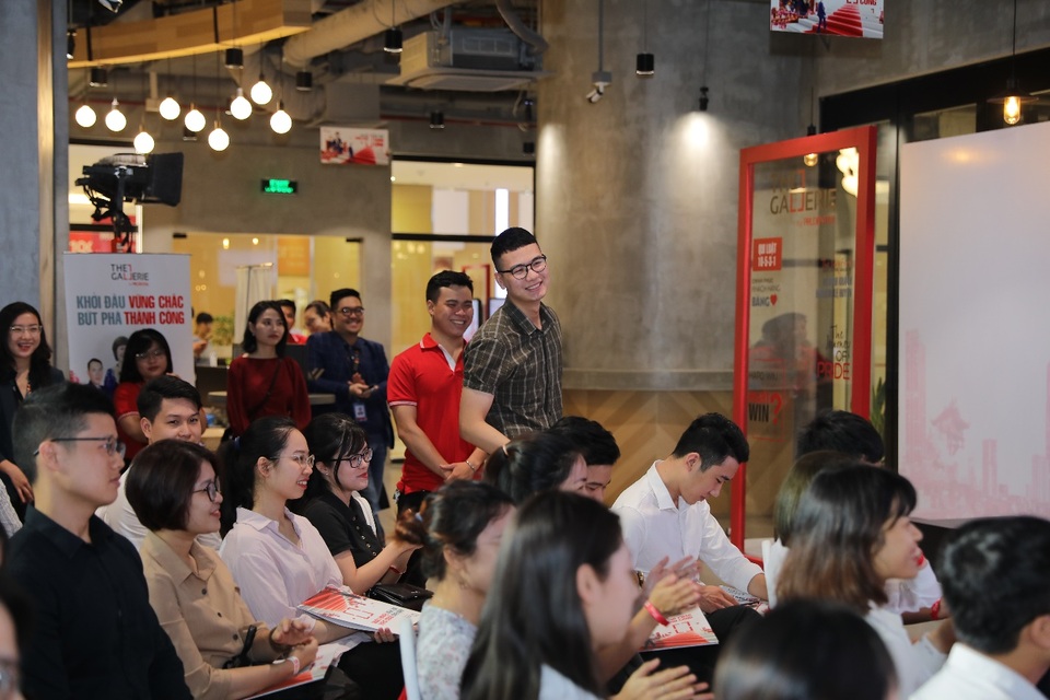 Nghe chia sẻ bí quyết bứt phá sự nghiệp, nhiều bạn trẻ được tuyển dụng tức thì - 4 Nghe chia sẻ bí quyết bứt phá sự nghiệp, nhiều bạn trẻ được tuyển dụng tức thì - 4