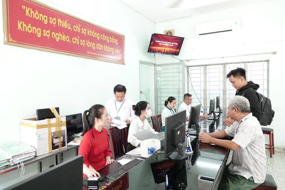 Phường hơn 215.000 dân sau sáp nhập, cán bộ chạy đua với áp lực thời gian - 7 Phường hơn 215.000 dân sau sáp nhập, cán bộ chạy đua với áp lực thời gian - 7