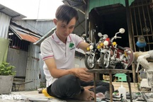 Biến phế liệu thành xe tí hon, chàng trai thu nửa triệu đồng mỗi chiếc