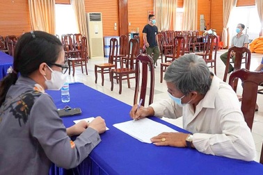 Bộ LĐ-TB&XH công bố 6 số điện thoại giải đáp gói hỗ trợ 26.000 tỷ đồng