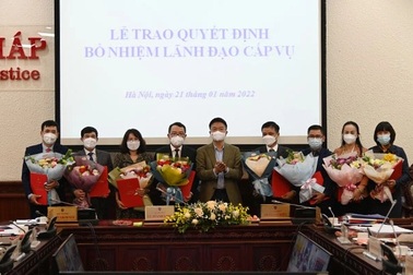Bộ Tư pháp bổ nhiệm lãnh đạo cấp Vụ đối với 10 cán bộ