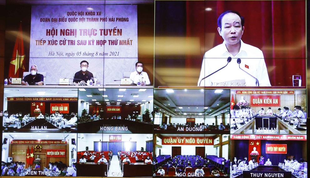 Chủ tịch Quốc hội chia sẻ với cử tri chuyện văn bản ký lúc 2 giờ sáng - 2 Chủ tịch Quốc hội chia sẻ với cử tri chuyện văn bản ký lúc 2 giờ sáng - 2