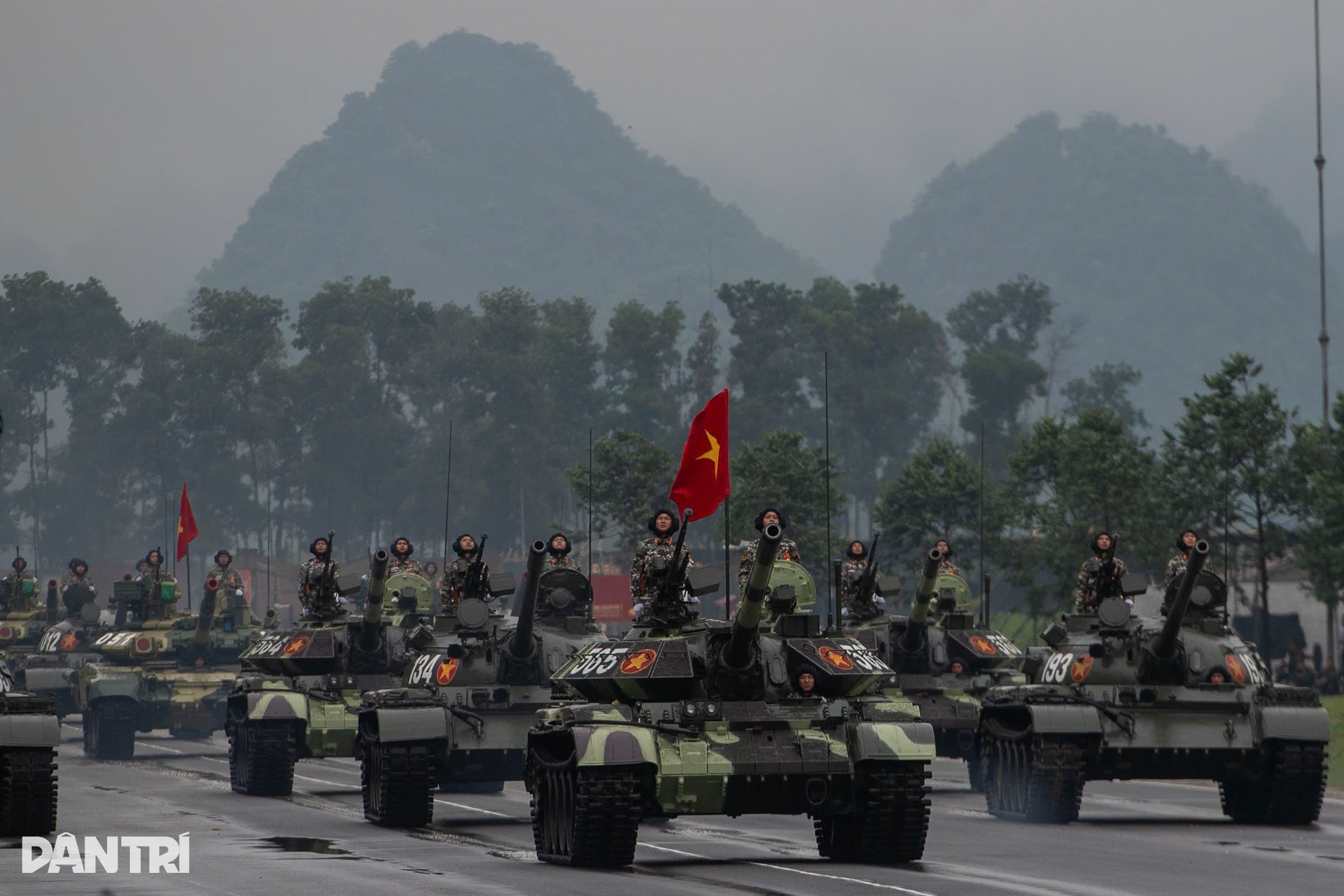 Đại tướng Phan Văn Giang kiểm tra, động viên các khối tham gia diễu binh - 7 Đại tướng Phan Văn Giang kiểm tra, động viên các khối tham gia diễu binh - 7