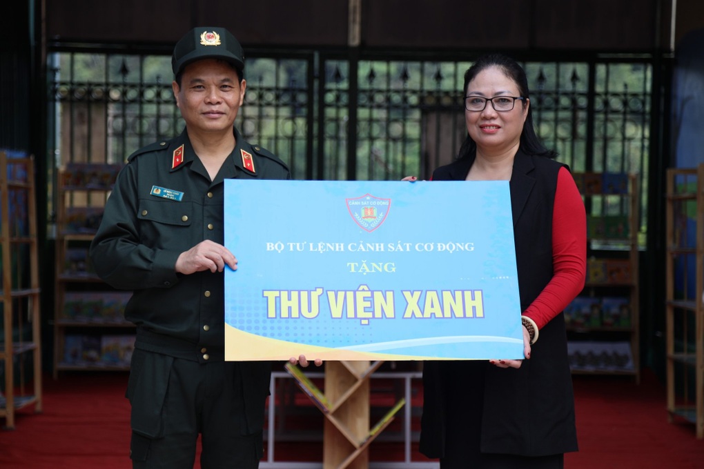 Bộ Tư lệnh CSCĐ tặng 2 phòng học cho trẻ em Điện Biên - 4 Bộ Tư lệnh CSCĐ tặng 2 phòng học cho trẻ em Điện Biên - 4