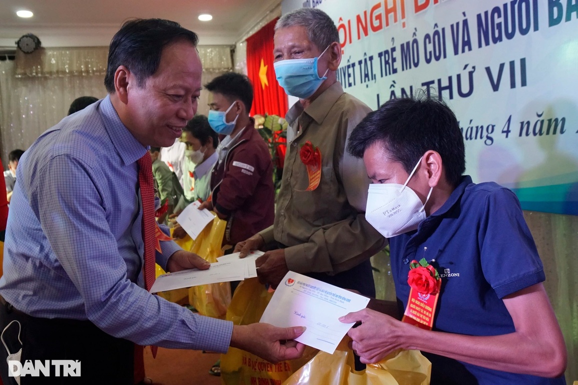 Những người vượt số phận, không làm gánh nặng cho gia đình - 2 Những người vượt số phận, không làm gánh nặng cho gia đình - 2