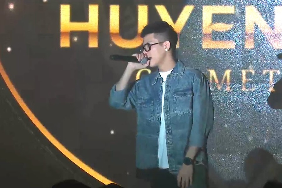 Những khoảnh khắc ấn tượng trong Đêm tiệc Nữ Vương của Huyền Phi Award - 5 Những khoảnh khắc ấn tượng trong Đêm tiệc Nữ Vương của Huyền Phi Award - 5