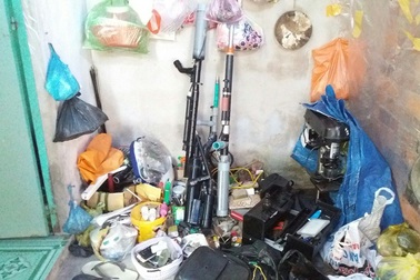 Điều tra vụ trộm, công an phát hiện "xưởng" súng tự chế