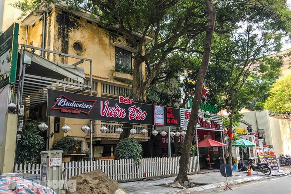 Biệt thự cổ Hà Nội thi nhau thành nhà hàng, quán nhậu - 1 Biệt thự cổ Hà Nội thi nhau thành nhà hàng, quán nhậu - 1