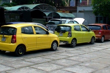 Cặp vợ chồng lừa đảo 12 ô tô của đối tác đem đi cầm đồ