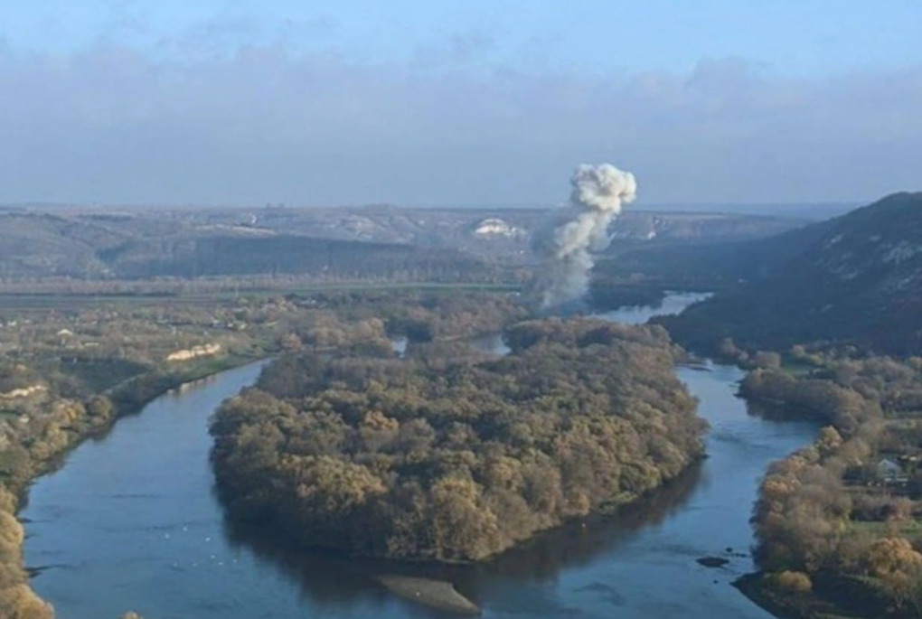 Nga tập kích dồn dập Ukraine, mảnh tên lửa rơi xuống Moldova - 1 Nga tập kích dồn dập Ukraine, mảnh tên lửa rơi xuống Moldova - 1