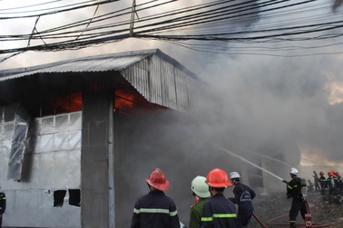 Dập thành công vụ cháy tại xưởng bông gòn