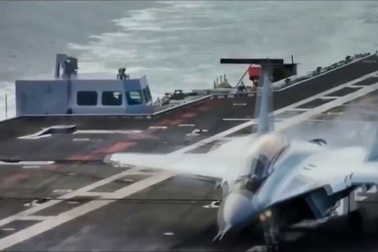 Nga thừa nhận phải đưa tiêm kích hạm lên bờ