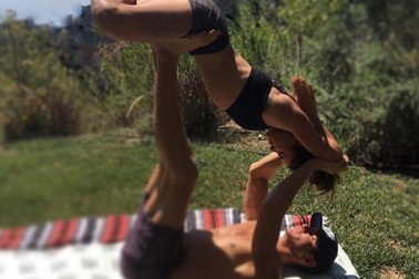 Sao phim Chạng vạng thon thả đáng kinh ngạc sau 1 tháng sinh con