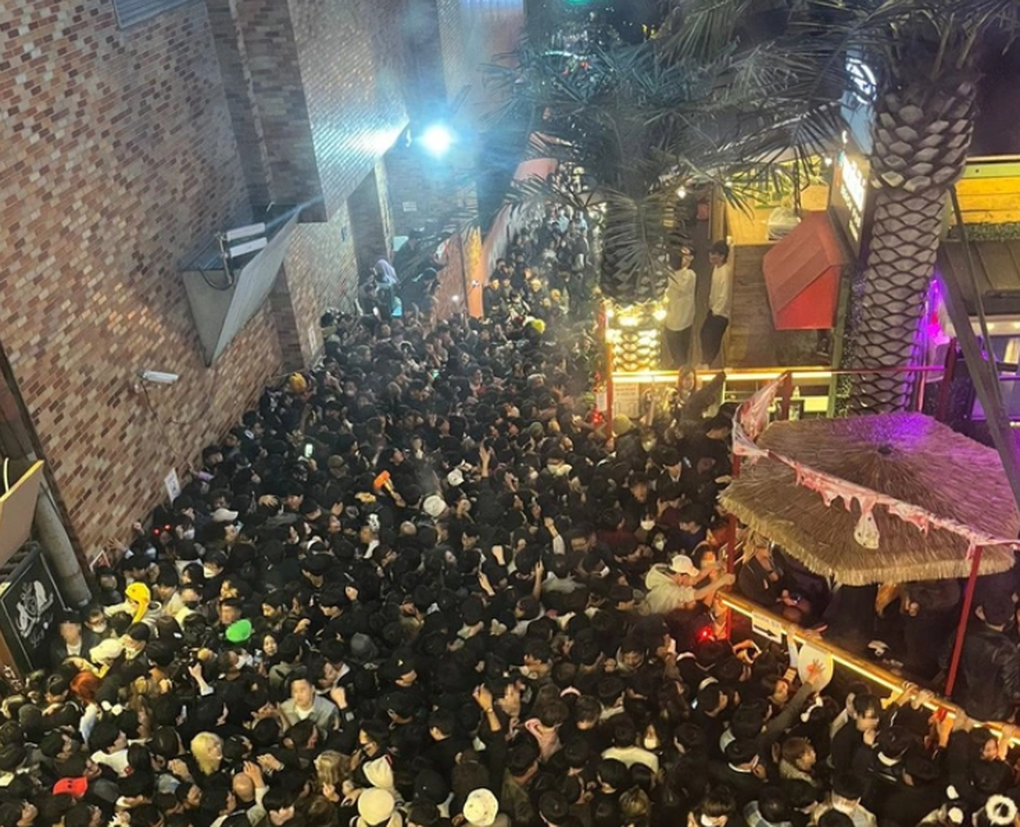 Thi hài nữ sinh người Việt trong thảm kịch giẫm đạp đã được đưa về nước - 2 Thi hài nữ sinh người Việt trong thảm kịch giẫm đạp đã được đưa về nước - 2