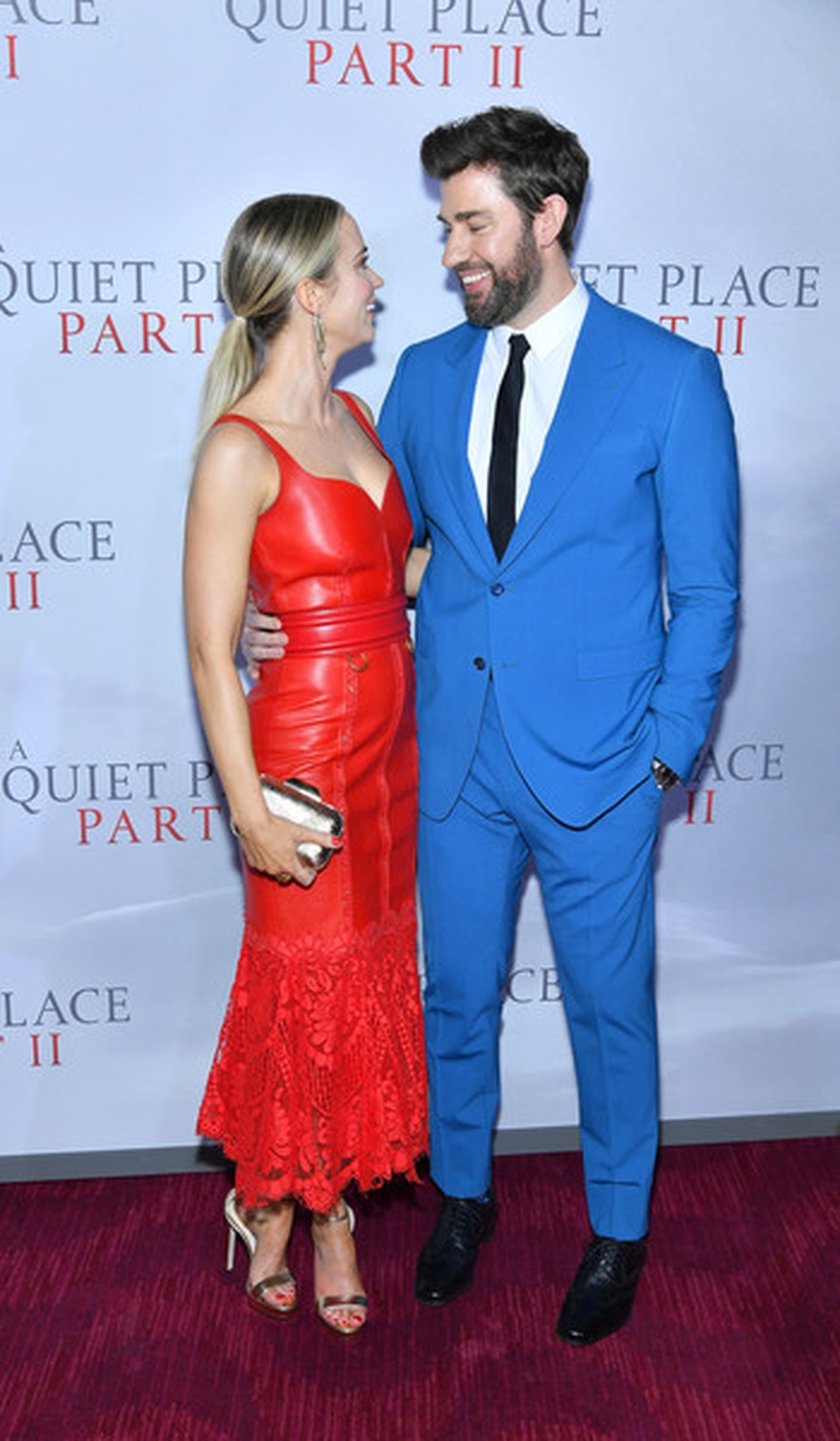 Emily Blunt rực rỡ với váy đỏ - 5 Emily Blunt rực rỡ với váy đỏ - 5