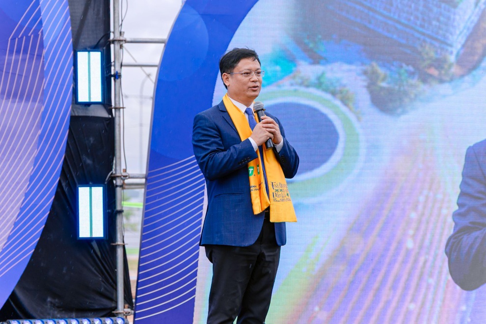 후에 FPT 교육 단지, 첫 학생 3명 입학 Tổ hợp giáo dục FPT tại Huế đón những học sinh đầu tiên - 3