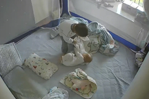 Dân mạng thán phục bé trai phản ứng nhanh cứu em nhỏ khỏi tai nạn nguy hiểm