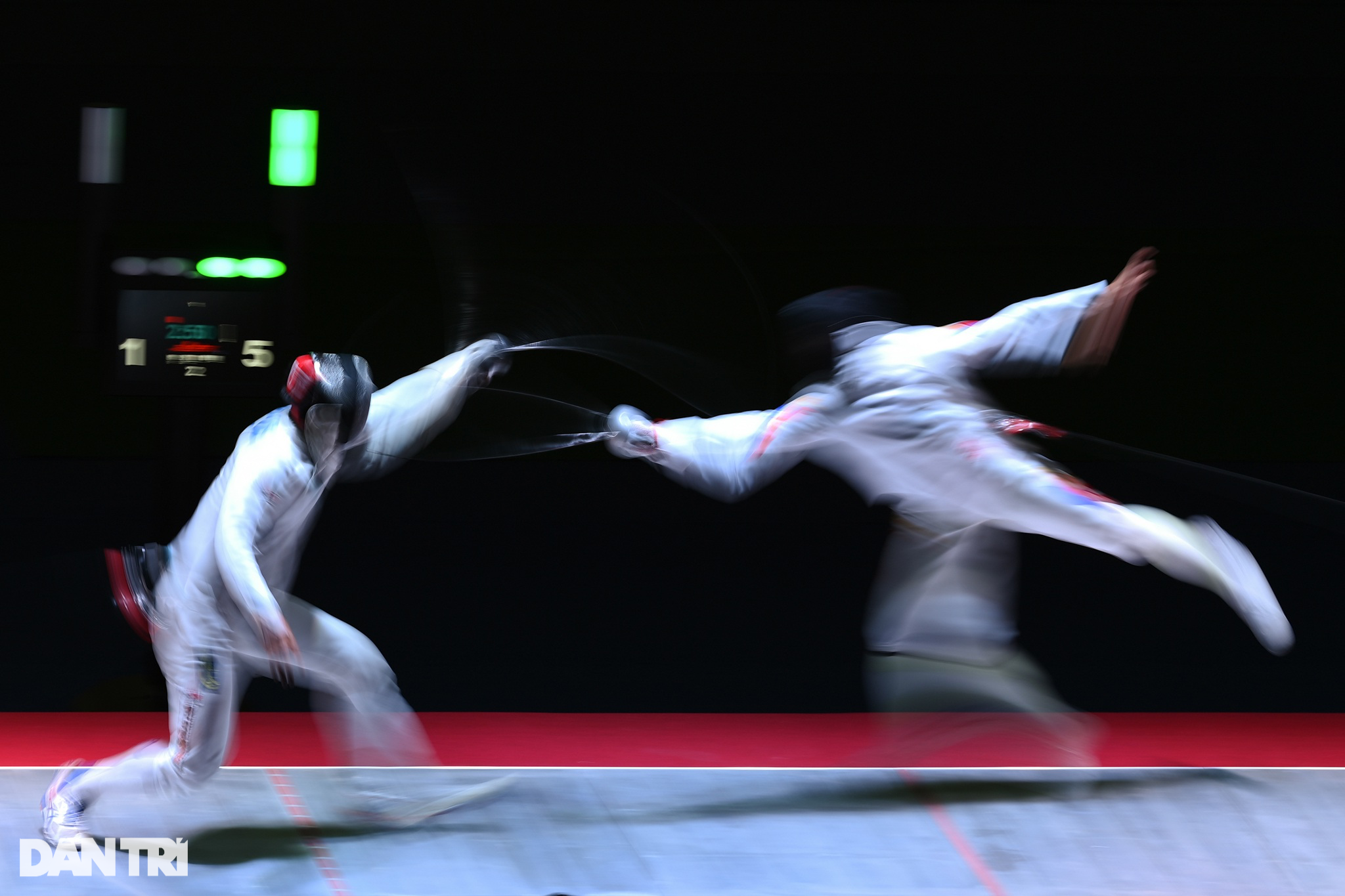 Ngắm những đường kiếm sáng loáng nhanh như điện tại SEA Games 31 - 13 Ngắm những đường kiếm sáng loáng nhanh như điện tại SEA Games 31 - 13