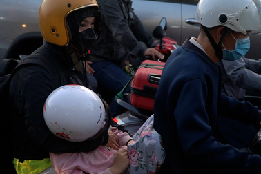 Phà Cát Lái kẹt xe hơn 2km khi người dân trở lại TPHCM sau kỳ nghỉ Tết