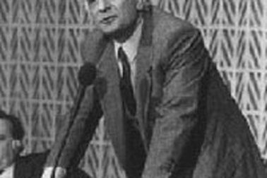 Khi các bà vợ quyết giữ những ông chồng chính khách