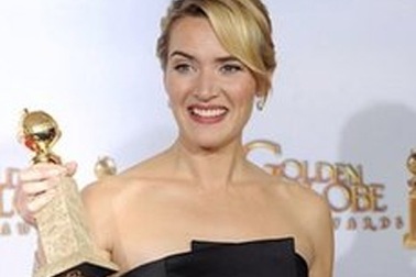 Kate Winslet thắng “đúp” tại lễ trao giải Quả Cầu Vàng 