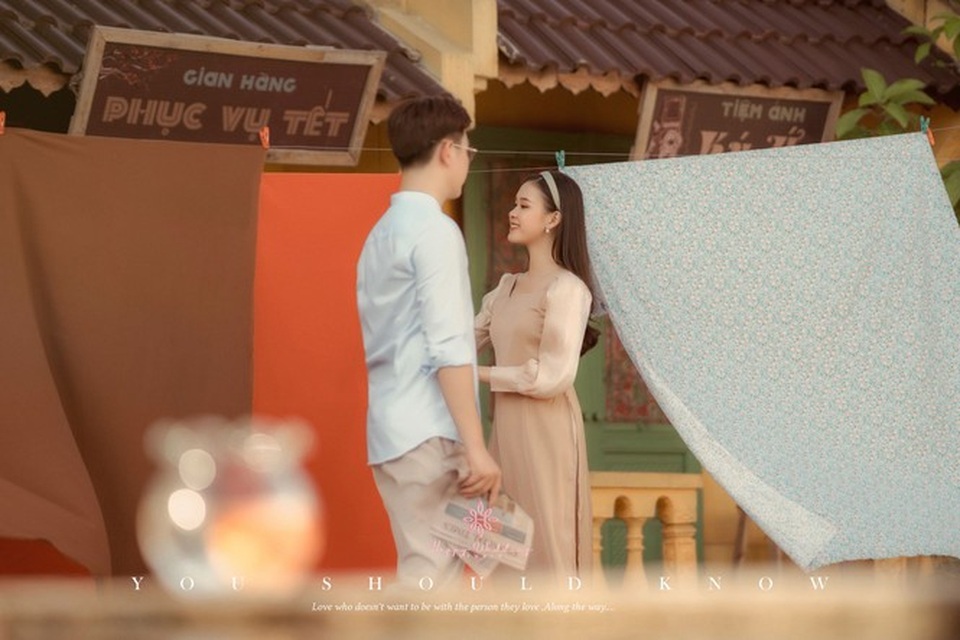 Chuyện tình của Ngạn và Hà Lan được tái hiện qua bộ ảnh đầy chất thơ - 9 Chuyện tình của Ngạn và Hà Lan được tái hiện qua bộ ảnh đầy chất thơ - 9